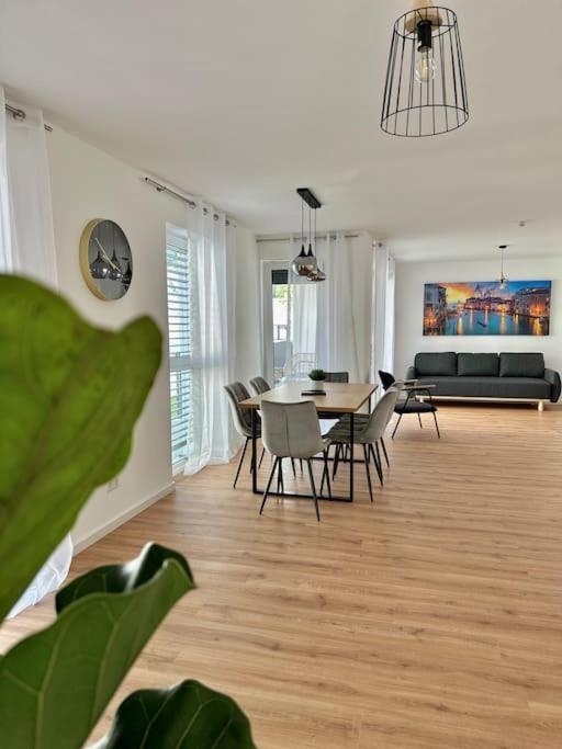 Amao-Pearl I Comfort Suite I 94Qm I Kingsize-Bett I Exklusiv Mit Balkon & Tiefgarage I Aufzug Offenburg Luaran gambar